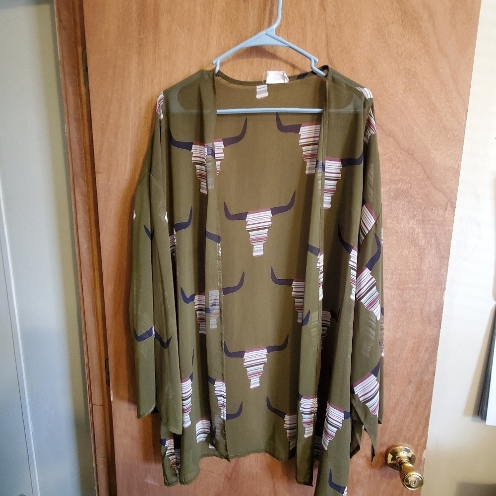 Fantastic Fawn Kimono Open Cardigan Olive Green Long Horn Print. Western Med